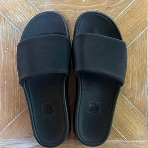 Lululemon Restfeel Slides Sandal size 8